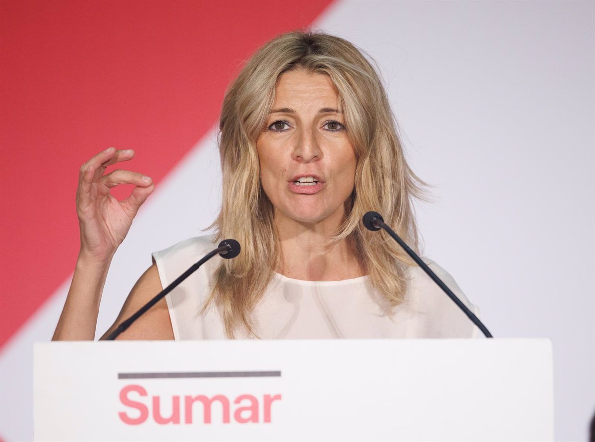 Propuestas de Yolanda Díaz: Reduce una hora la jornada laboral, incrementa el salario mínimo interprofesional y aumenta los impuestos a los bancos.