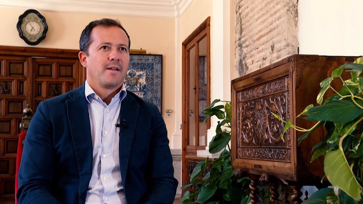 Un vídeo revela que Velázquez sugiere cerrar la CM-40 y recuperar el mercadillo en La Vega.