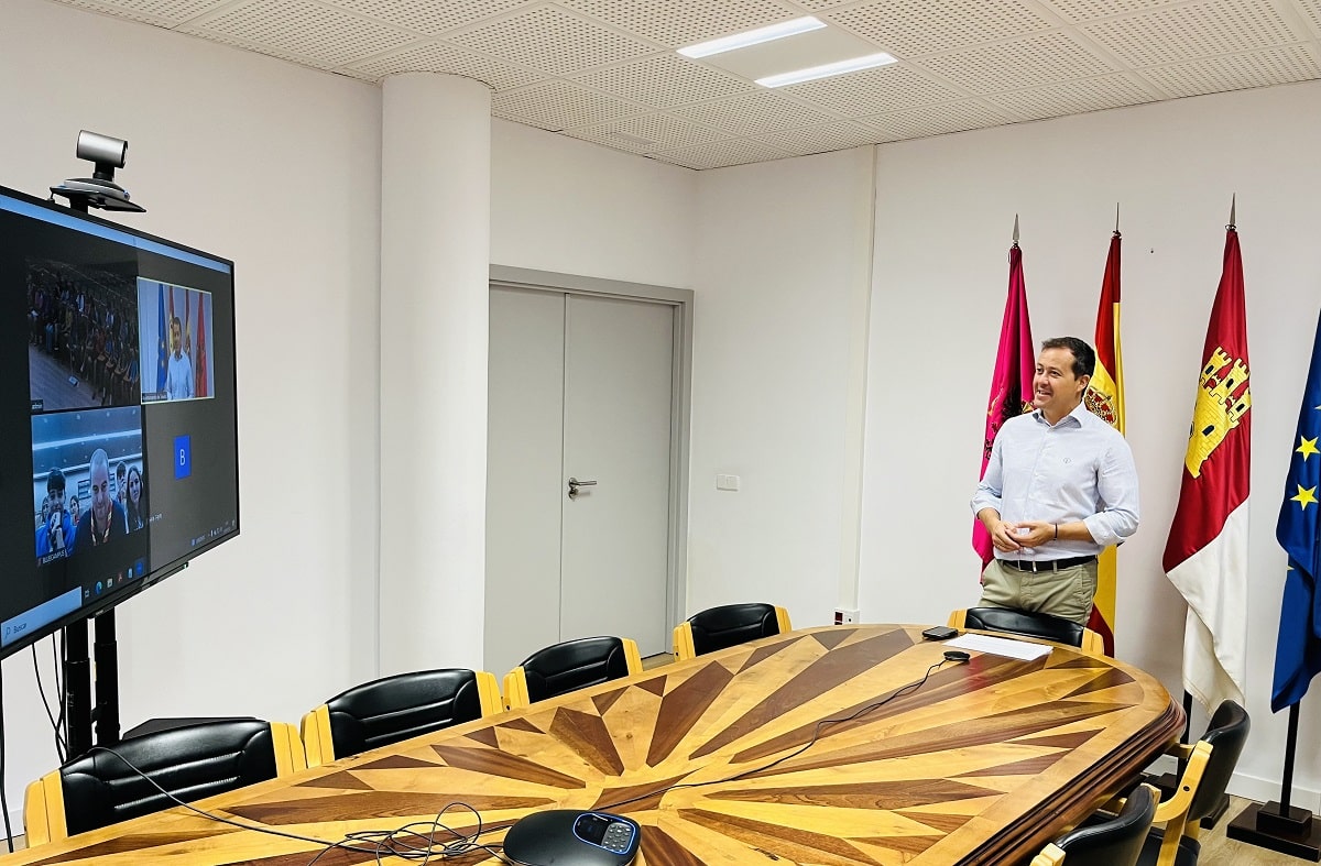 El alcalde de Toledo contacta con los jóvenes que han sido trasladados como consecuencia del tifón que azota Corea del Sur