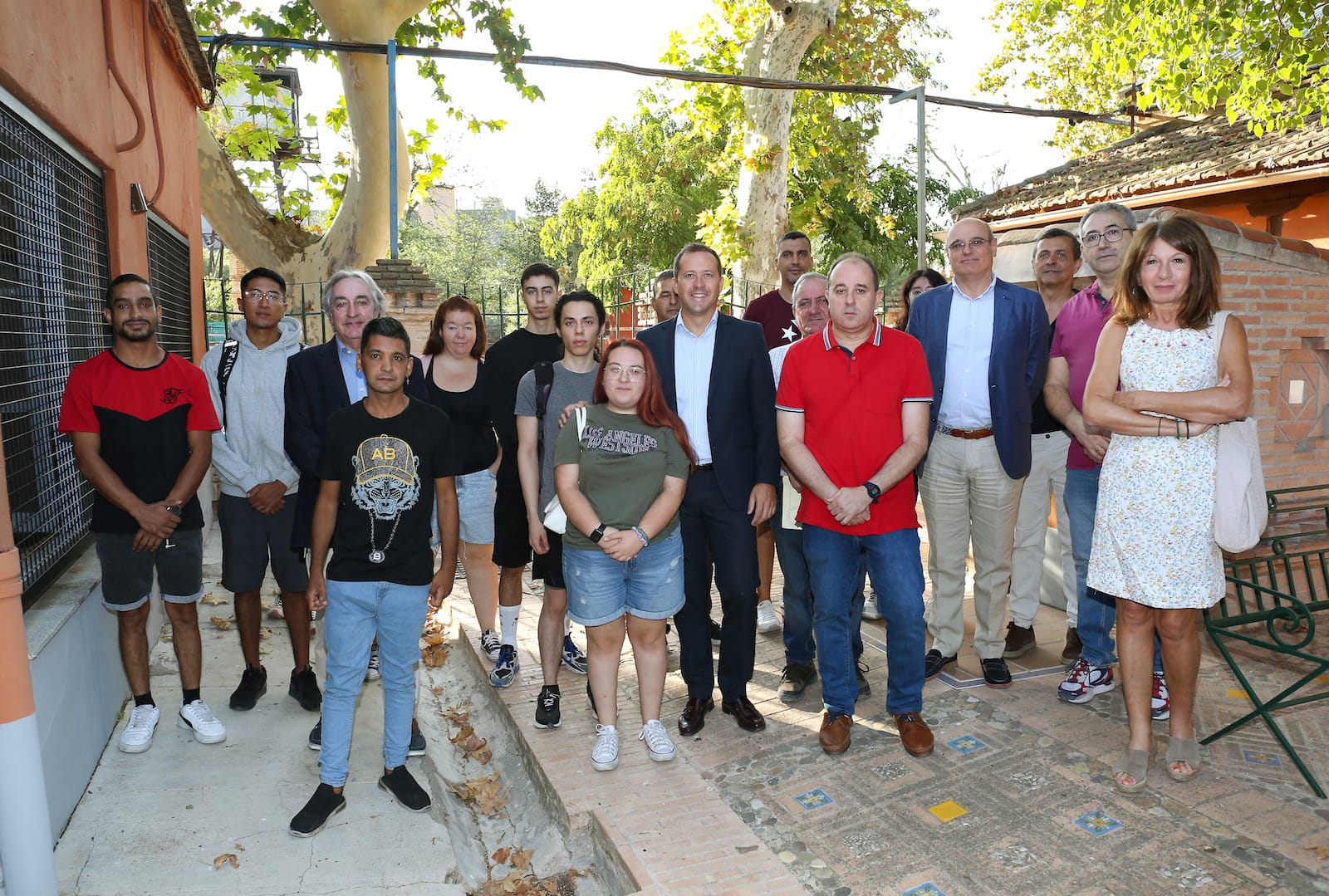 El papel de la Escuela Taller como puente hacia la inserción laboral de personas vulnerables es destacado por Velázquez.