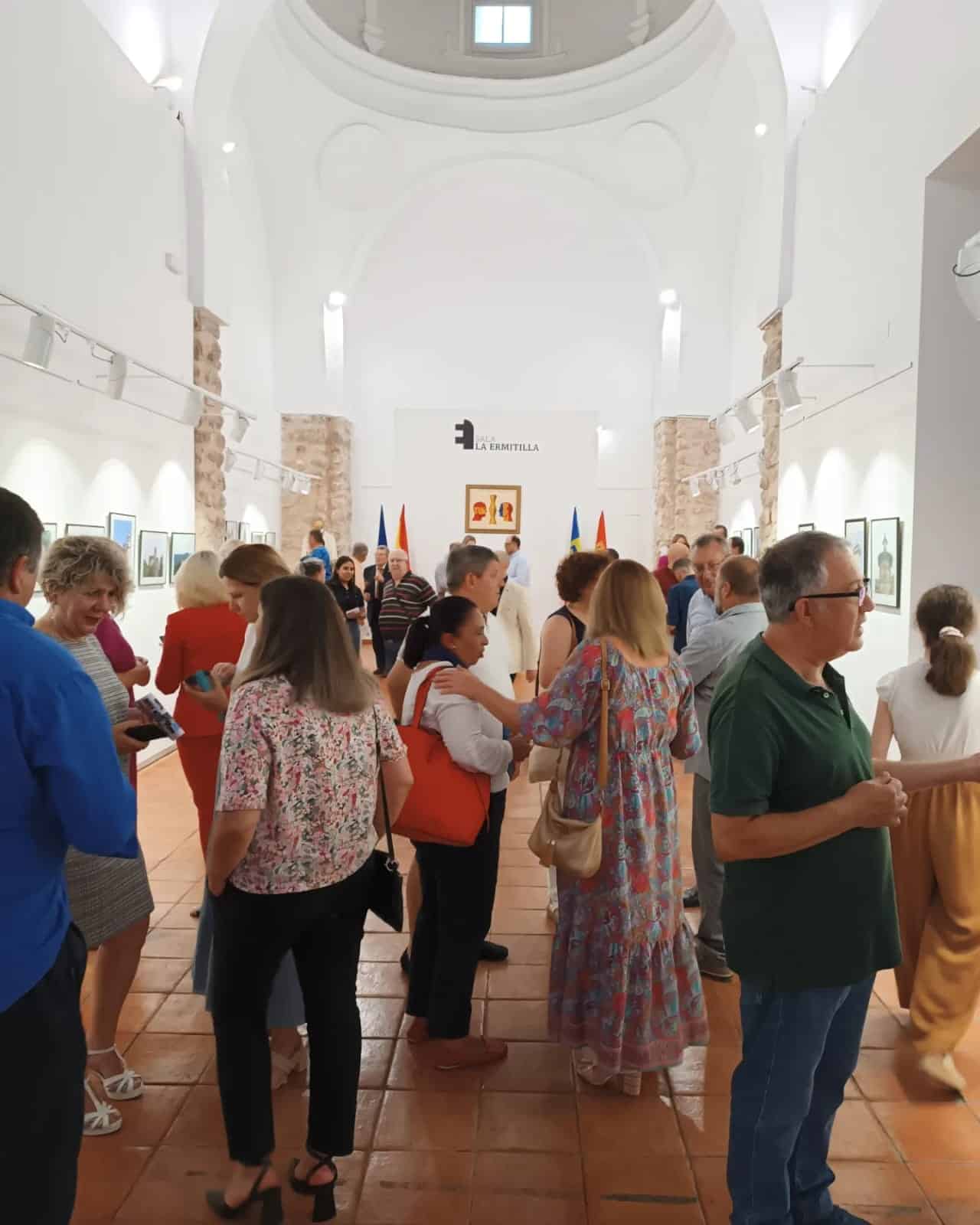 Antonio Zaragoza presenta su visión manchega de Rumanía en Quintanar de la Orden