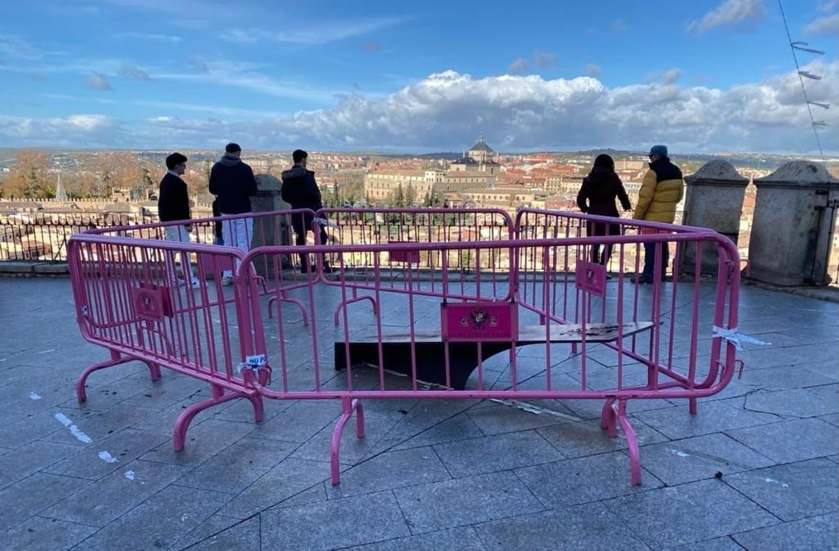 Vandalismo en Toledo: la estatua de Bahamontes derribada, un duro golpe al patrimonio cultural