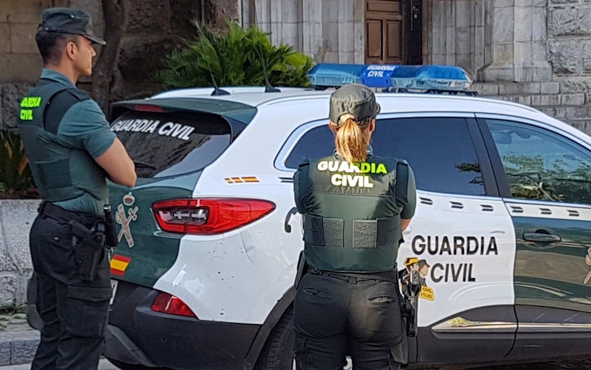 Encuentran un automóvil con dos personas fallecidas a tiros en Casarrubios: un doble homicidio.