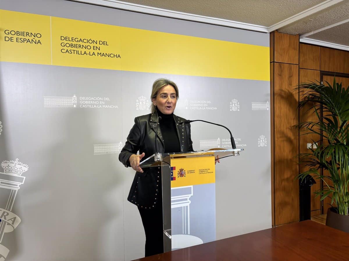 La alcaldesa Tolón muestra amabilidad hacia Velázquez con respecto al acuartelamiento, pero aclara que Toledo no ha pedido el cambio de ubicación.