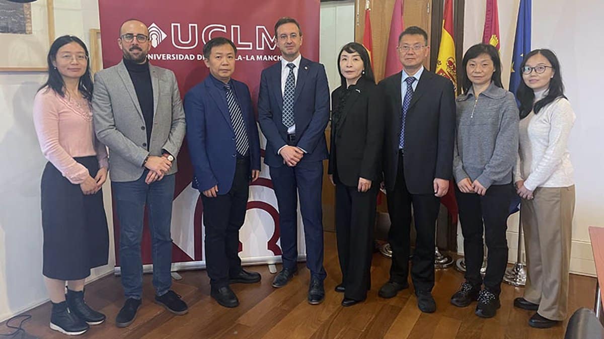 China busca nuevas oportunidades de colaboración científica en la visita a la UCLM campus Toledo