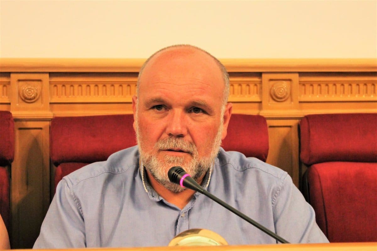 IU y Podemos promueven el apoyo al comercio local en Toledo con la propuesta de crear espacios dedicados para productores en mercadillos