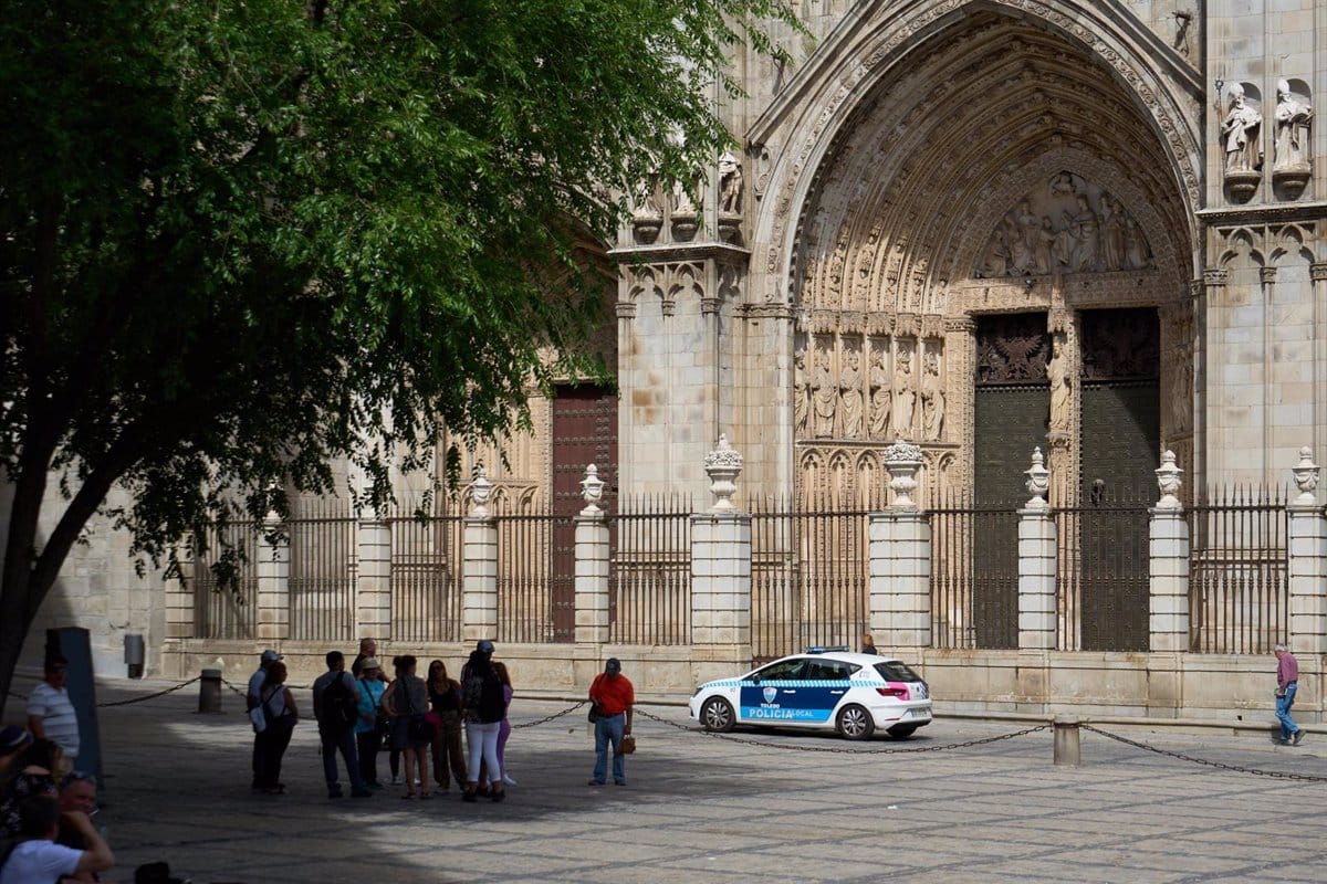 Sacerdotes piden perdón por broma ofensiva sobre el Papa subiendo al cielo