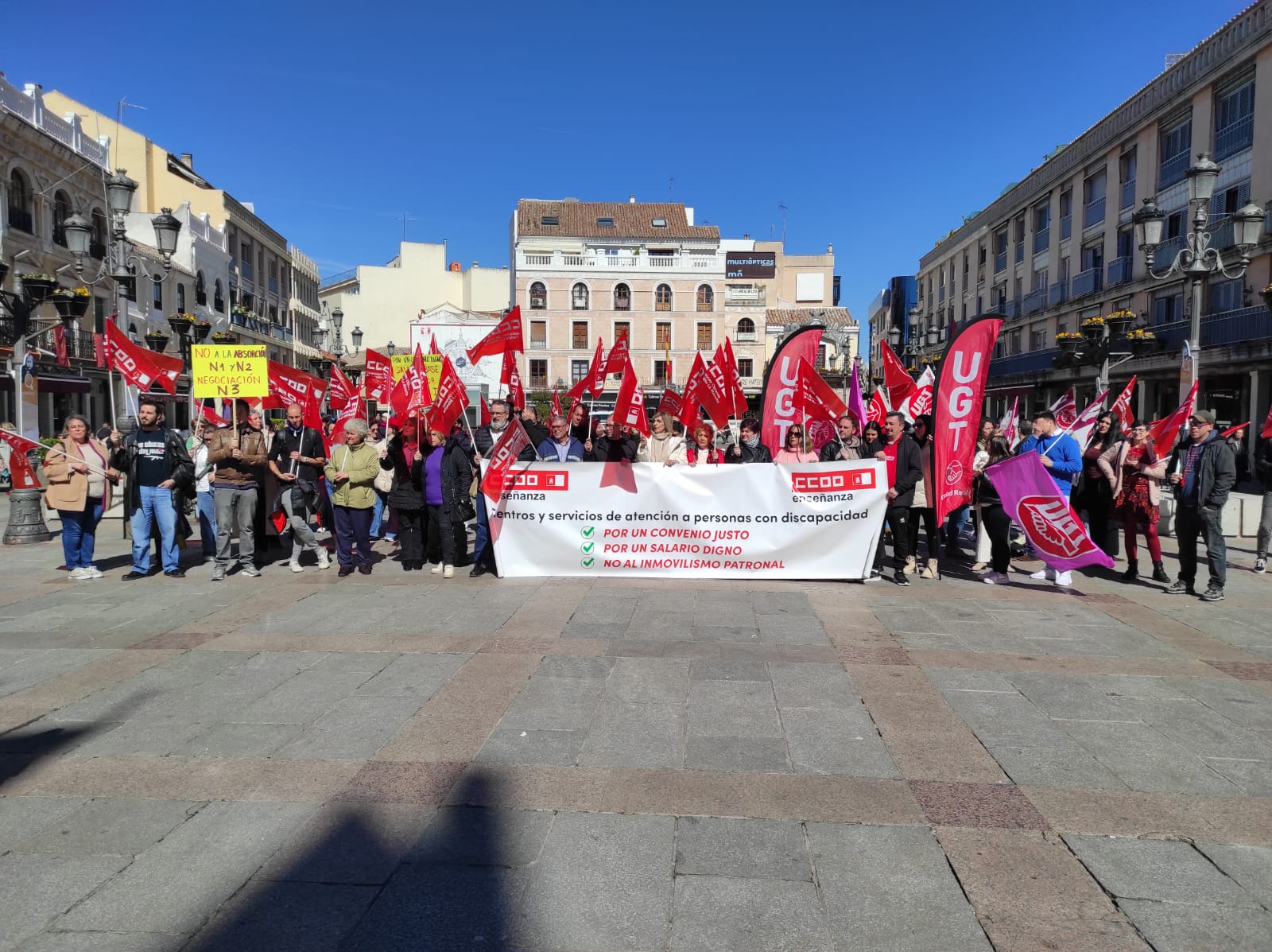 Concentraciones en toda CLM frente a la negativa de la patronal de Atención a la Discapacidad a mejorar las condiciones laborales
