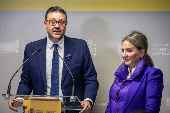 La ‘Estantería Arcoíris’ llega a 200 bibliotecas y bibliobuses de Castilla-La Mancha