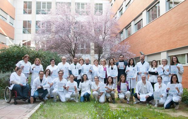 Nuestro Servicio de Oftalmología de la Gerencia de Alcázar de San Juan contribuye a la creación de una innovadora guía para cirugías de cataratas