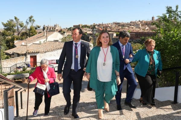 Velázquez agradece a las Hermandades de Gloria por su apoyo a las romerías, una tradición esencial en la historia de Toledo.