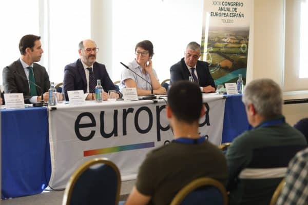 La formación dual en el mundo rural: una herramienta vital para frenar la despoblación, según Velasco