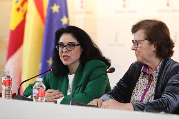 Marisol Illescas defiende la importancia de la investigación y la compasión hacia los pacientes con Parkinson.