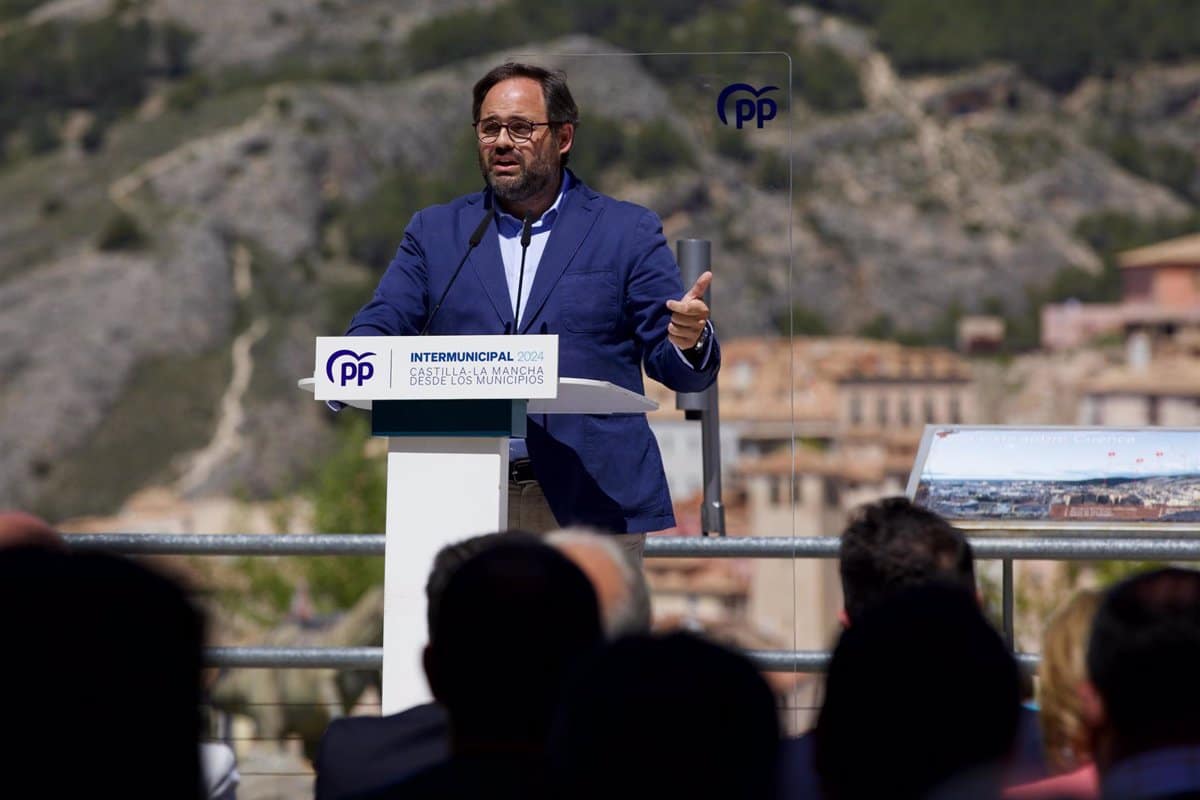 Núñez llama a Page a encabezar la segunda descentralización en apoyo al financiamiento municipal.