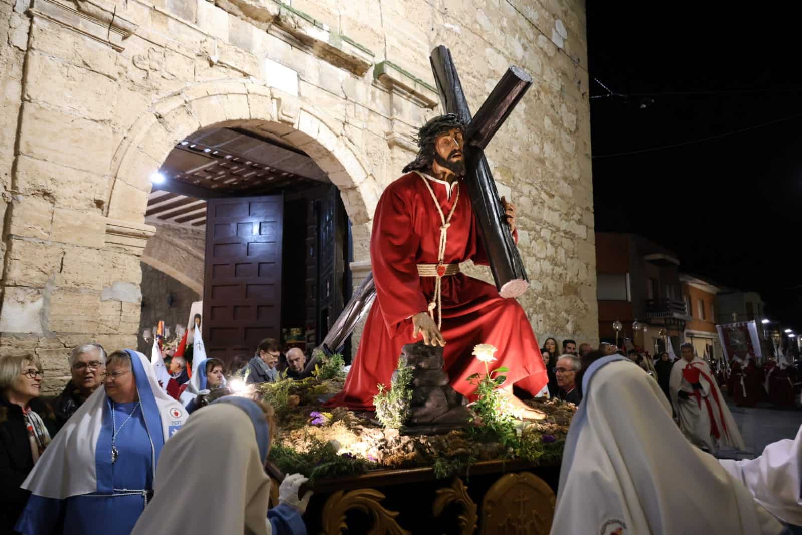 La lluvia impide la salida de la procesión del Domingo de Resurrección en la Semana Santa villacañera