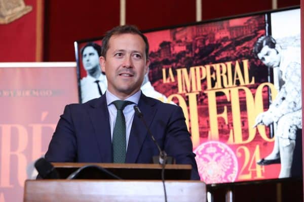 El alcalde destaca la presencia de Andrés Roca Rey en la celebración de la Semana Grande del Corpus Christi en Toledo