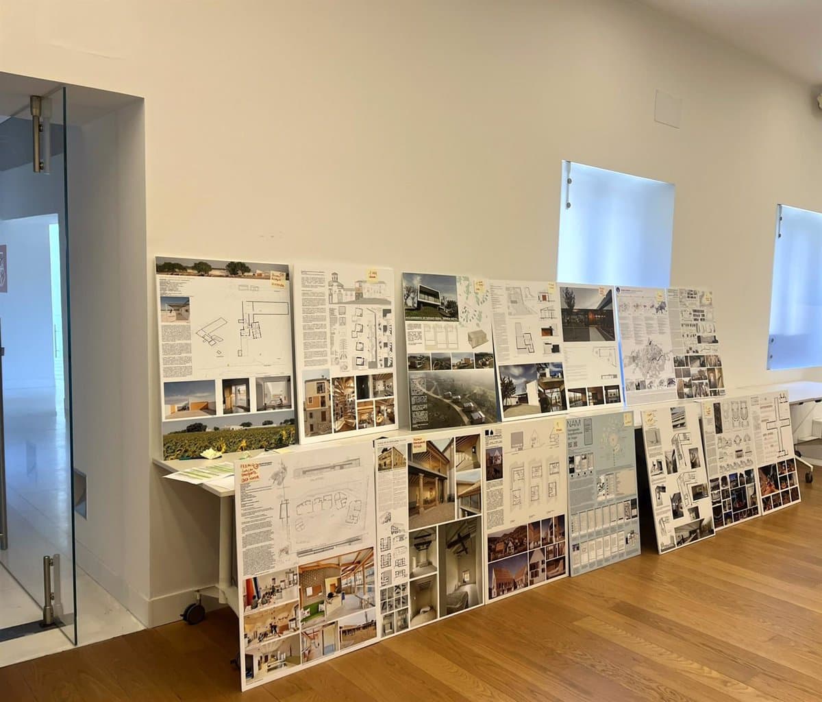 Gimnasio en Corral, Velatorio en Casas de Lázaro y Casa de Campo en Zafra: Reconocidos proyectos de arquitectura en Castilla-La Mancha