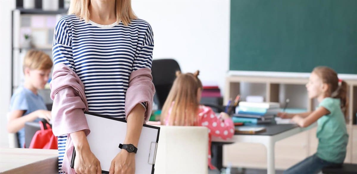 Docentes se manifiestan en Toledo para exigir la reversión de recortes en educación en Castilla-La Mancha