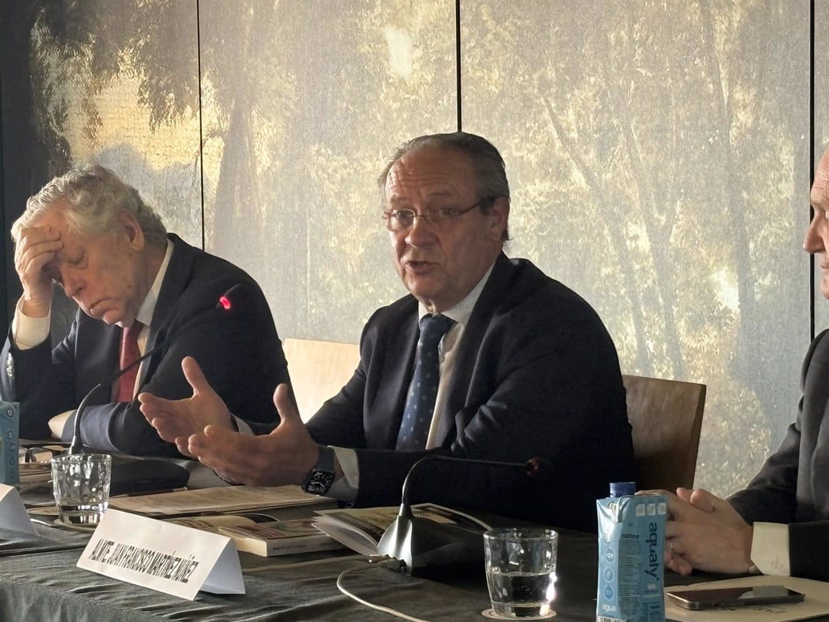 Castilla-La Mancha sugiere no incluir el gasto militar en el déficit y promueve la discusión en Europa.