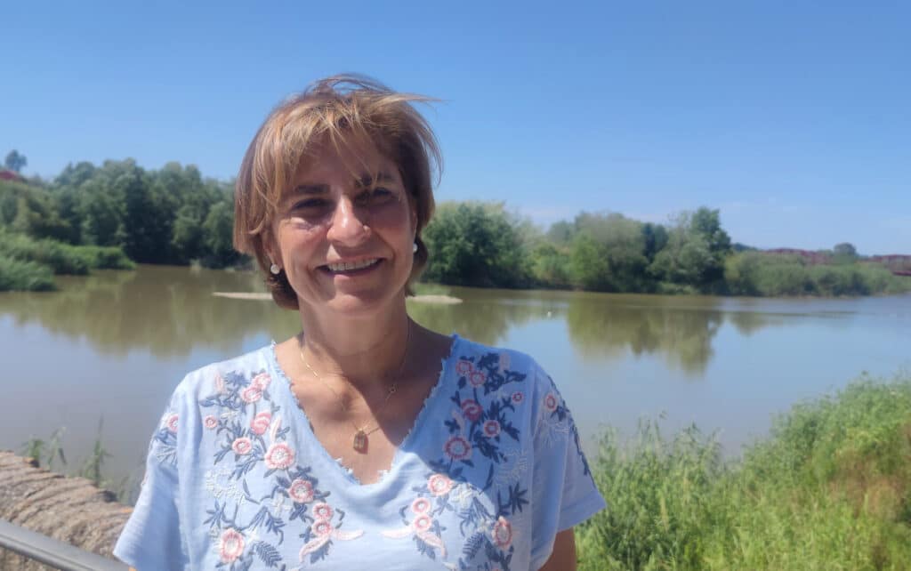 El PSOE de Castilla-La Mancha acusa a Vox de favorecer a una minoría aumentando los impuestos.