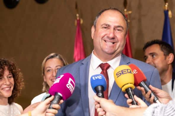 El gobierno regional otorga 12,5 millones de euros para respaldar 42 solicitudes de asistencia económica.