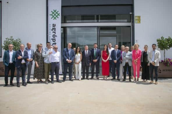 García-Page invierte diez millones de euros en la innovación con la contratación de 200 nuevos investigadores en la región.