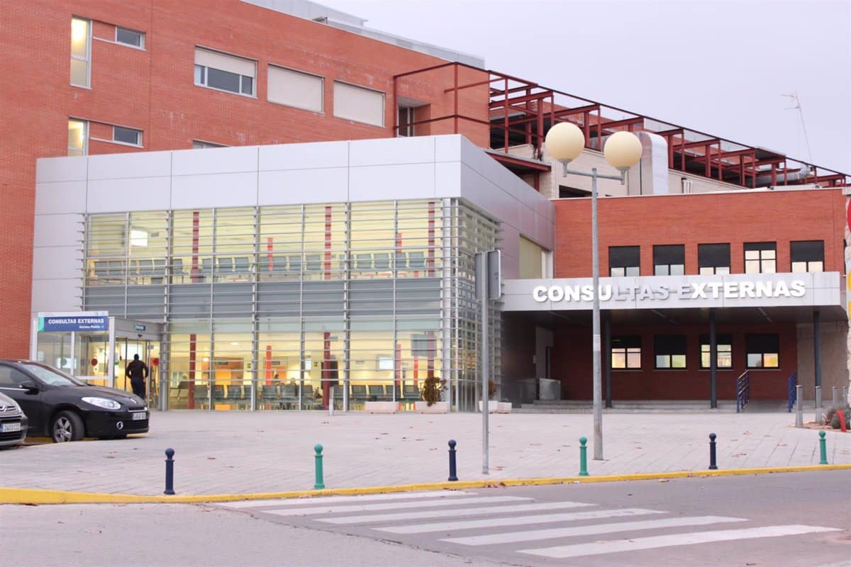 Cuatro personas resultan heridas en accidente de tráfico en La Puebla de Almoradiel, dos de ellas menores.