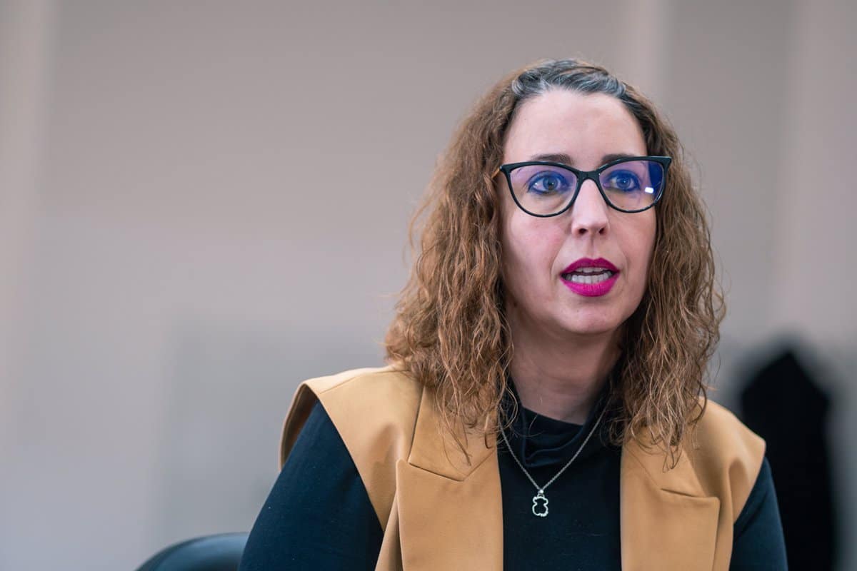 El Gobierno de Castilla-La Mancha critica la expulsión tardía del alcalde de Camuñas por el PP y exige su dimisión inmediata.