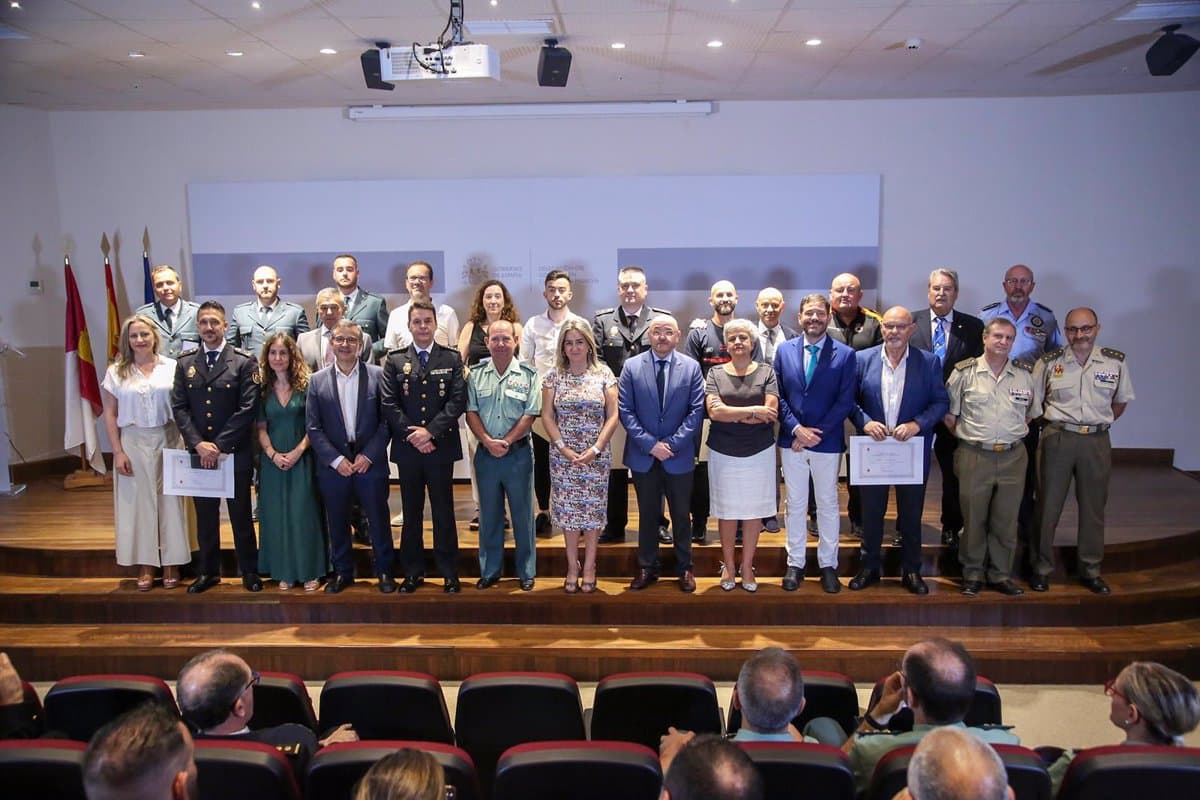 Reconocimiento a los Héroes Anónimos: Tolón premia el Esfuerzo de Protección Civil en Castilla-La Mancha