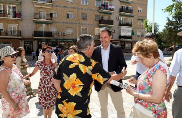 Velázquez apoya la reurbanización de la plaza Virgen del Sagrario para revitalizar el barrio de Santa Bárbara