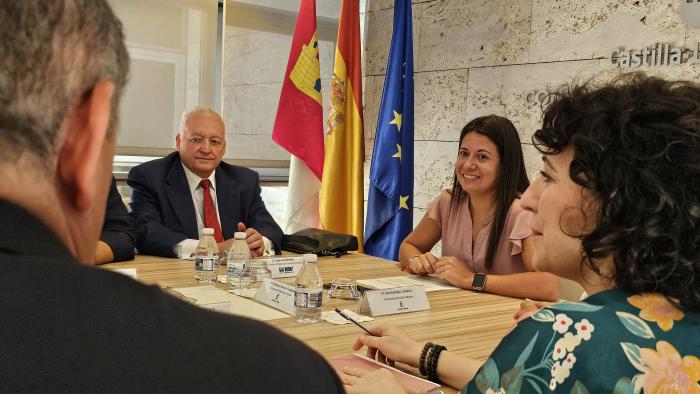 Nuevo modelo del programa de turismo social para mayores en otoño será probado por el Gobierno Regional