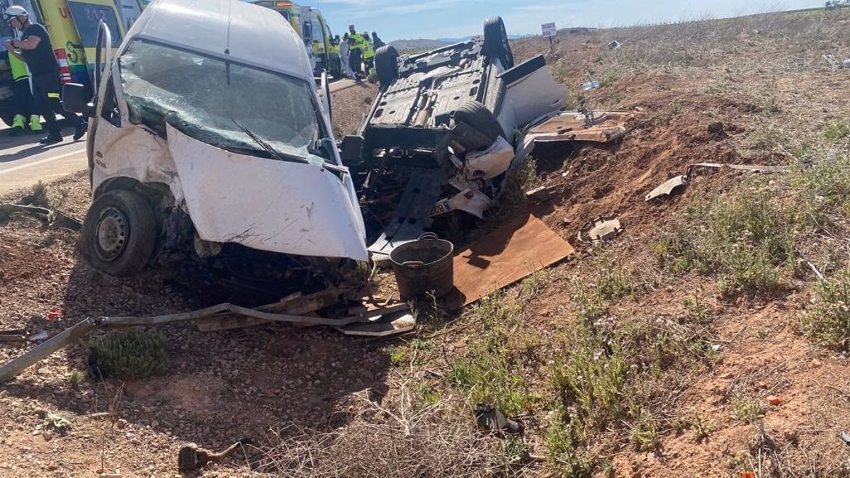 Diecinueve accidentes en Castilla-La Mancha causan 21 heridos durante el fin de semana, cuatro de ellos en estado crítico.