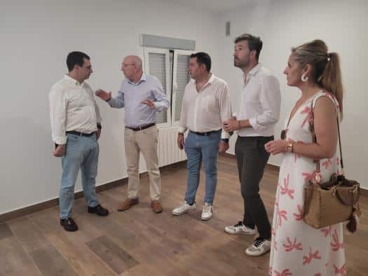 El gobierno regional ha otorgado 1.600 ayudas a jóvenes para la compra de viviendas en municipios pequeños desde 2019.