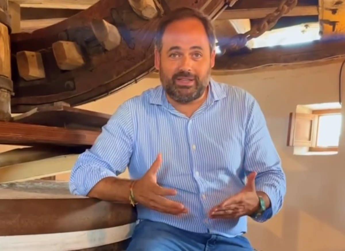 Paco Núñez promueve el turismo en Castilla-La Mancha desde Campo de Criptana con una innovadora propuesta.