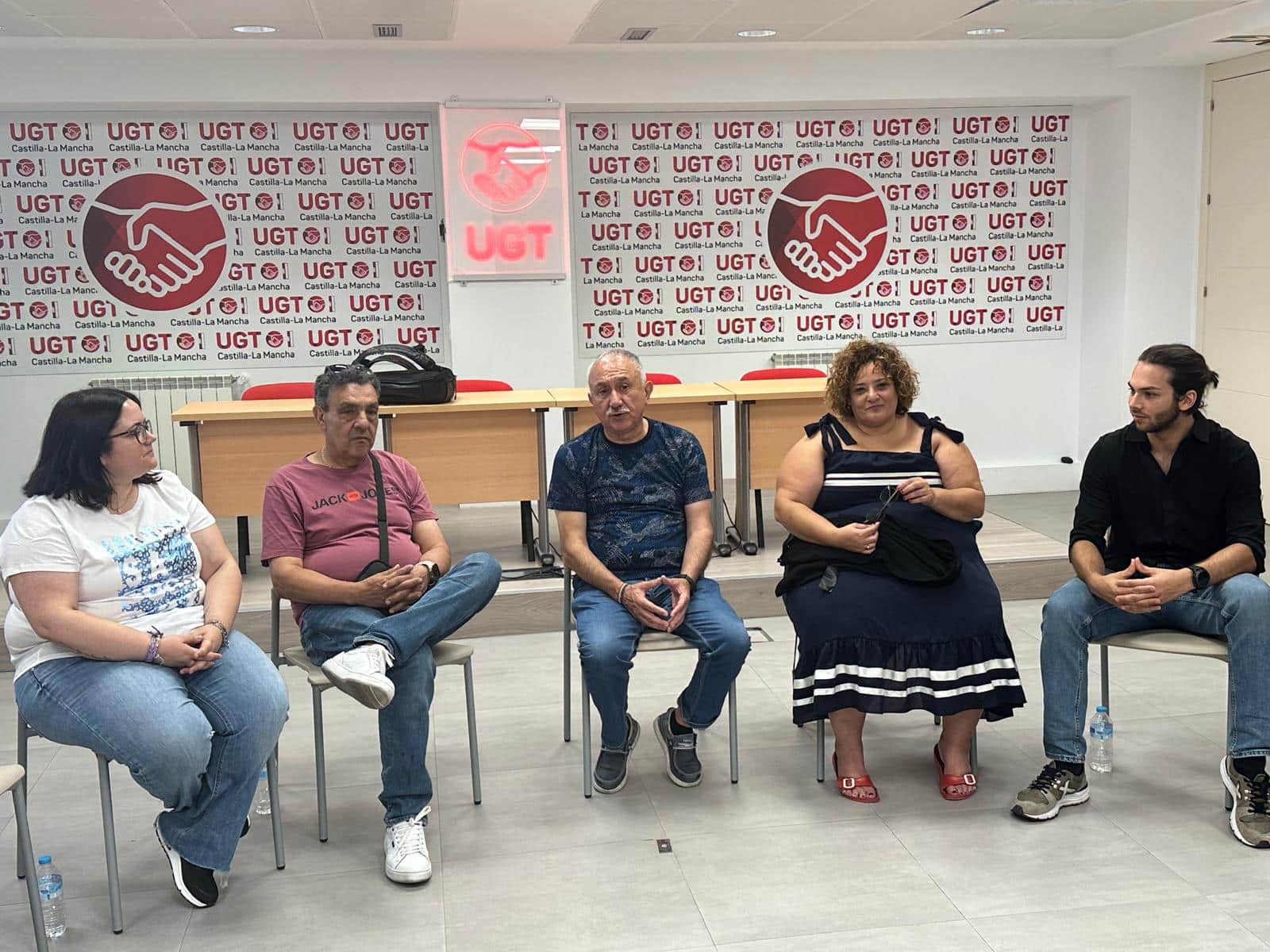 Pepe Álvarez Solicita a Puy du Fou Iniciar Negociaciones para Mejorar las Condiciones Laborales