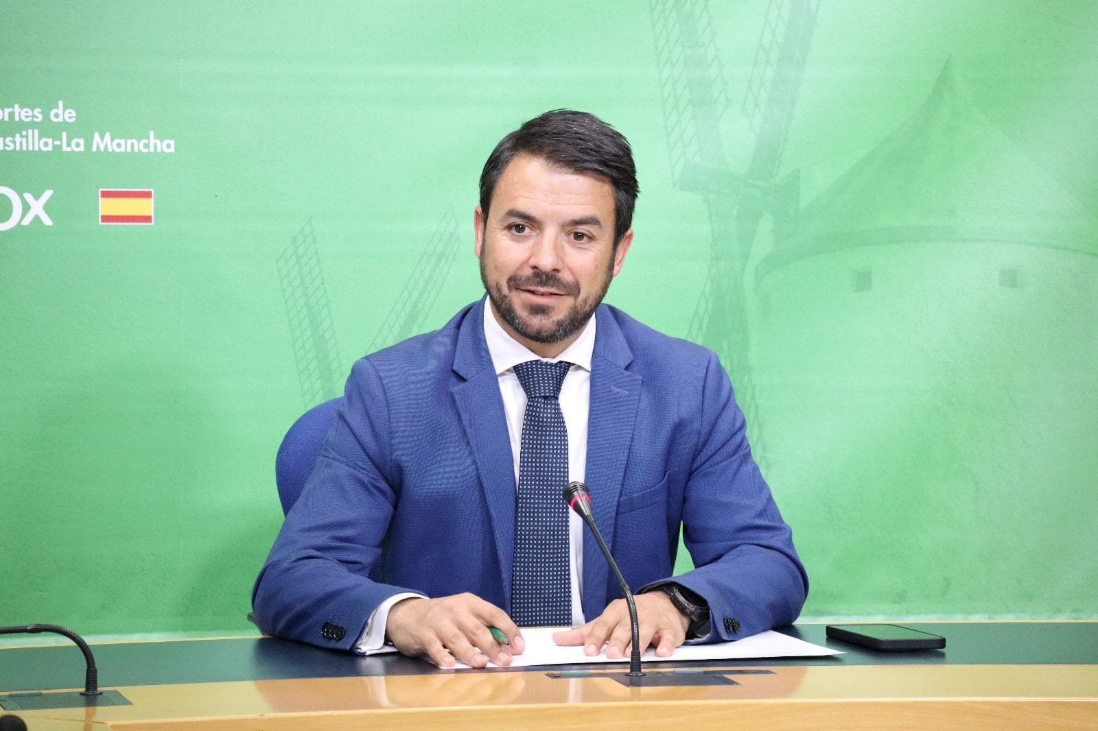 VOX CLM critica la gestión del gobierno de García-Page en verano.