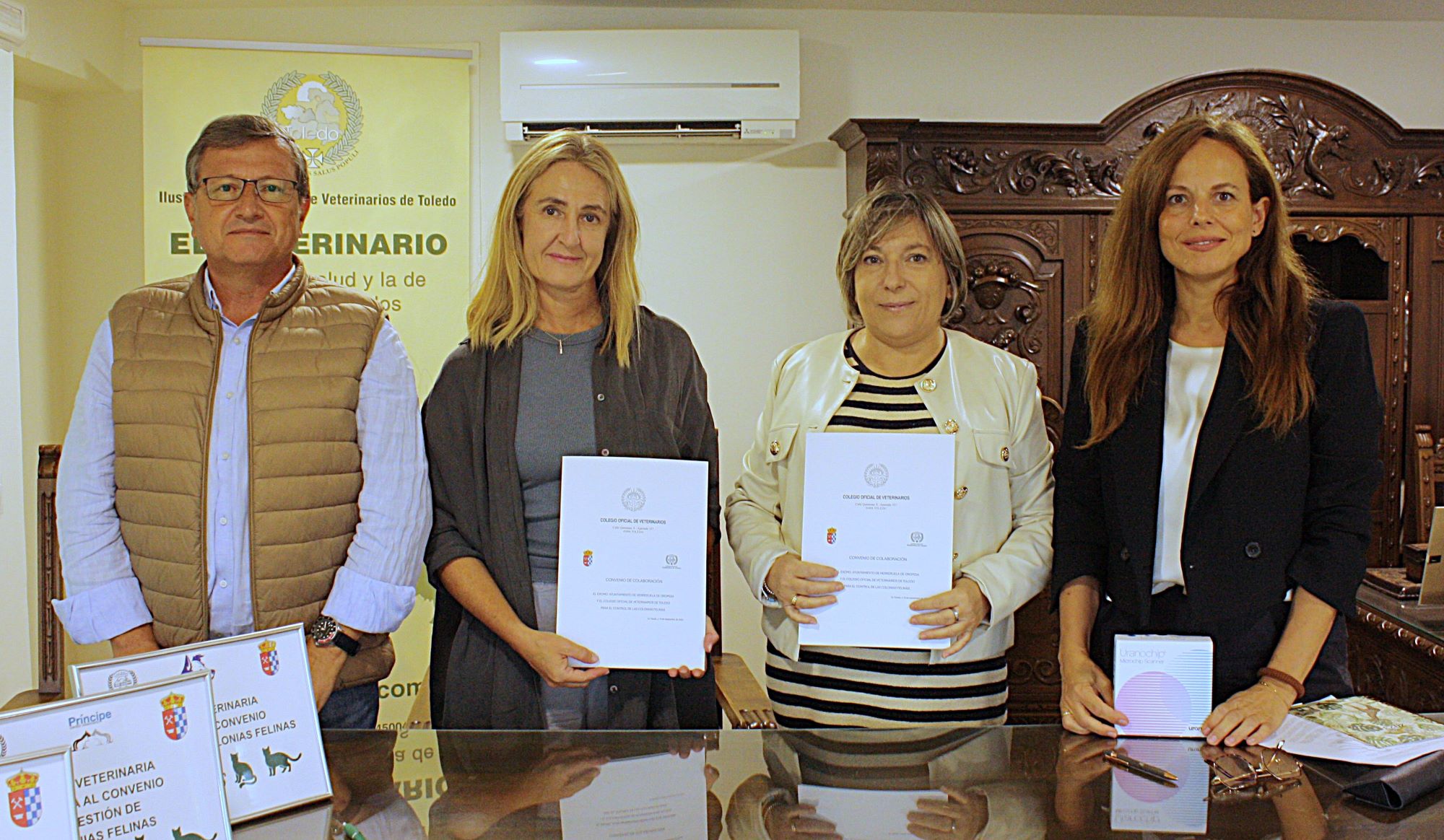 El Colegio de Veterinarios de Toledo y el Ayuntamiento de Herreruela de Oropesa firman un convenio para el control de colonias felinas