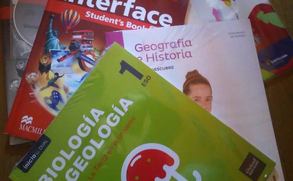 La educación admite el incremento de carga laboral debido al Banco de Libros, pero afirma que las entregas ya han comenzado.