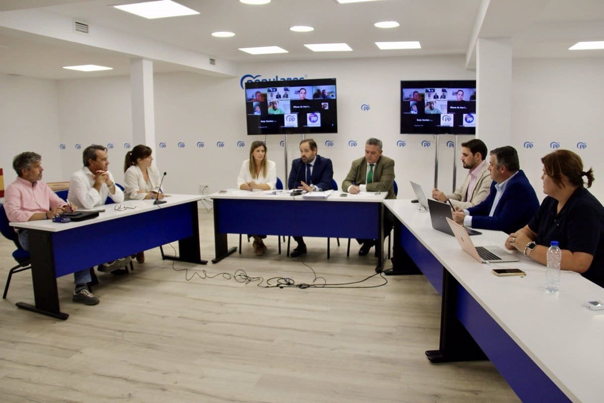 El PP pide al Gobierno de CLM que se sume a las 14 CCAA en la reclamación a Sánchez sobre la distribución de 18.000 millones en fondos europeos.