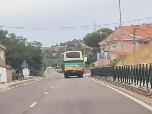 La delegación de educación incrementa el servicio de transporte escolar en la Sierra de San Vicente.