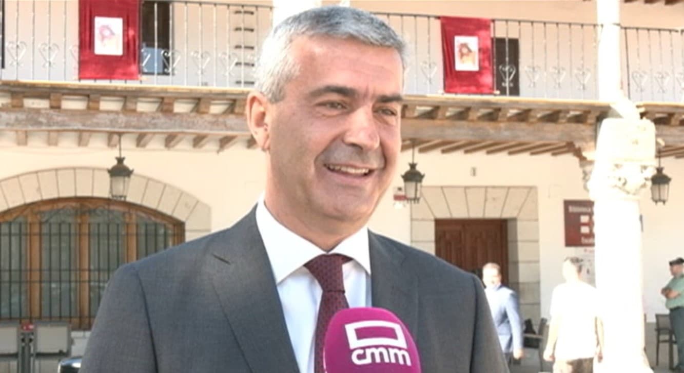 PSOE de Castilla-La Mancha solicita al PP su respaldo para un techo de gasto que asignaría hasta 70 millones de euros a políticas sociales en la región.