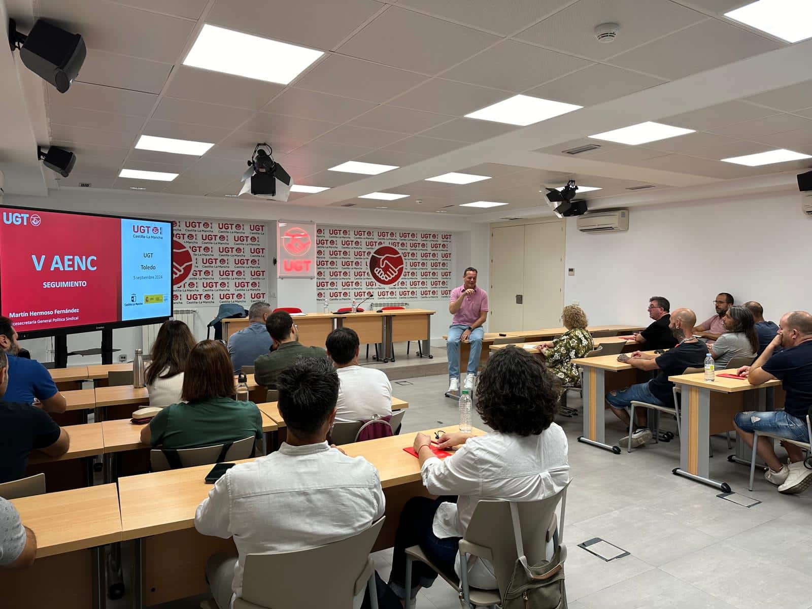 UGT Castilla-La Mancha Analiza el Impacto del V AENC en una Jornada en Toledo