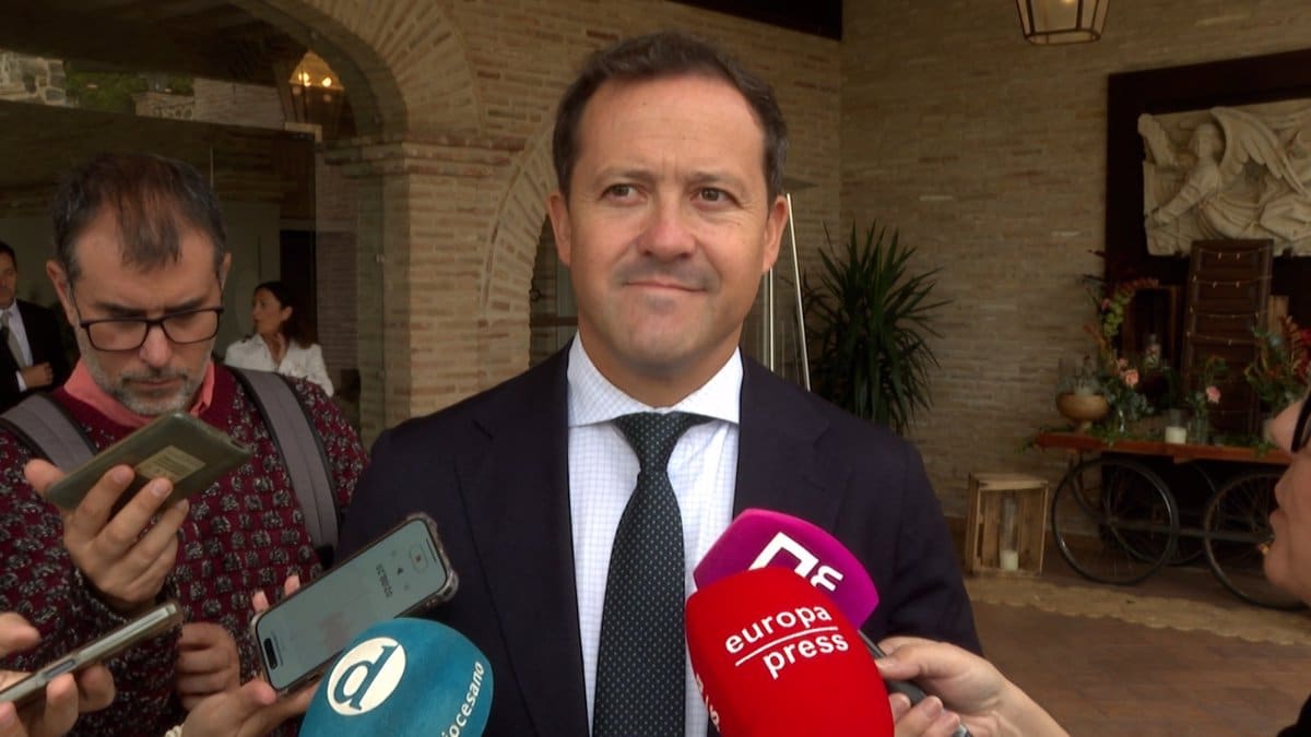 Velázquez apuesta por fondos europeos para digitalizar el turismo y fomentar la convivencia en el casco histórico.