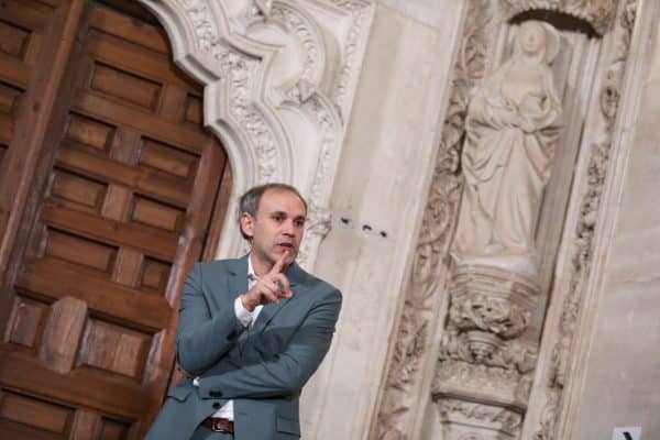 Velázquez subraya la relevancia del ciclo de novela histórica ‘Toledo, luz de Europa’: «una narrativa en la que la historia cobró vida»