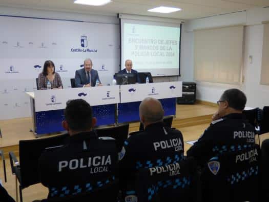 Cerca de treinta líderes y funcionarios de la Policía Local de Castilla-La Mancha abordan la aplicación de la Inteligencia Artificial en el sector de la seguridad.