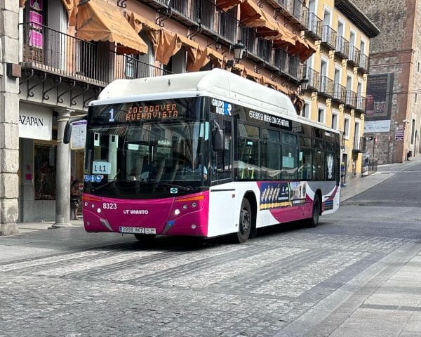 El Ayuntamiento establece un 80% de servicios esenciales en horas pico a causa de la huelga en el transporte público.