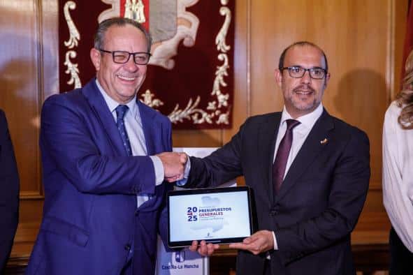 El Gobierno regional aprueba unos presupuestos destinados a fomentar el desarrollo económico y social bajo el lema «Crecer para Compartir».