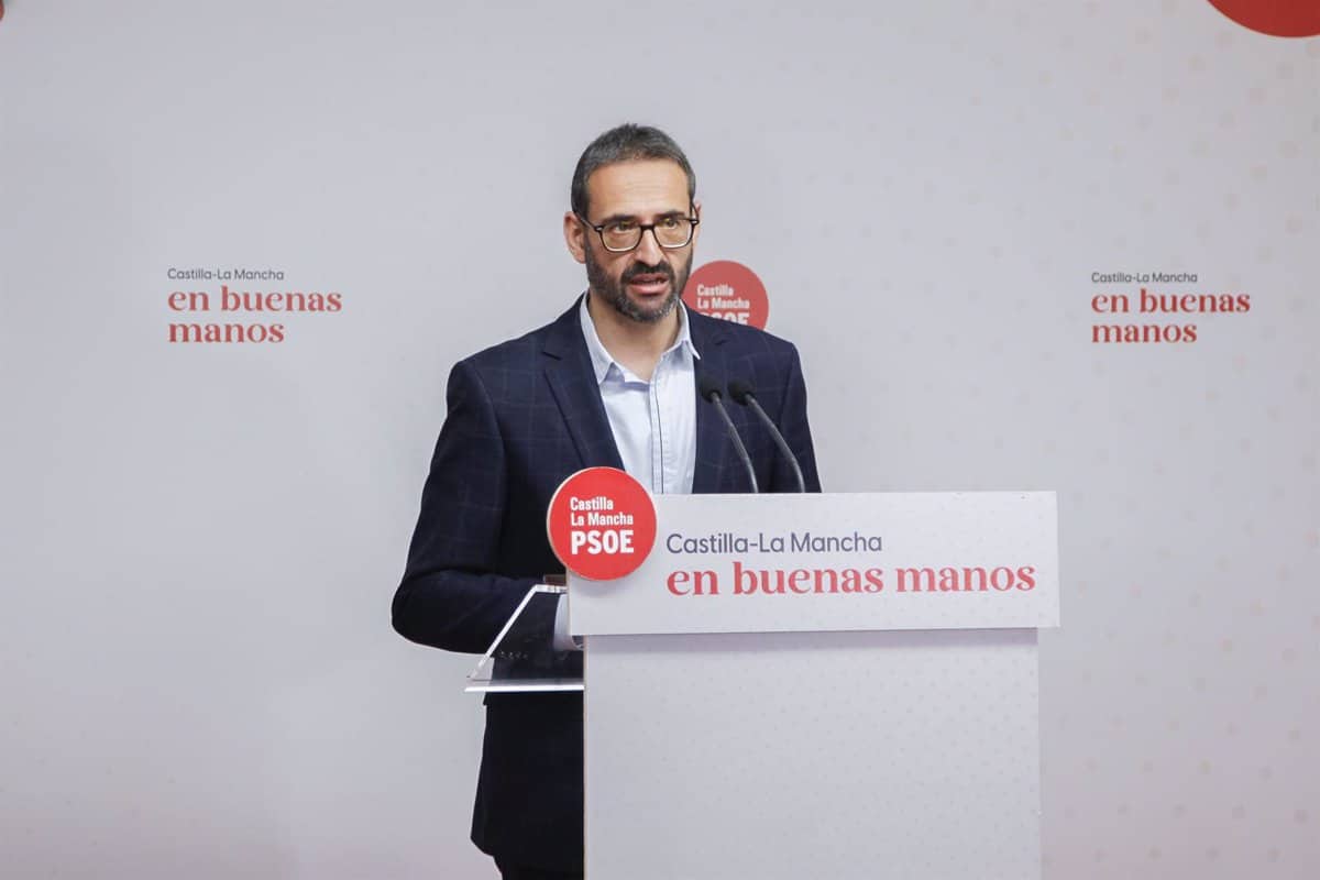 El PSOE de CLM rechaza una nueva candidatura de Page y respalda a los líderes provinciales, con la intención de invitar a Sánchez al Congreso.