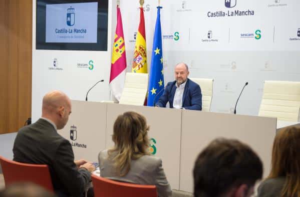 El Gobierno de Castilla-La Mancha fomenta la formación en el sector sanitario para desarrollar talento.