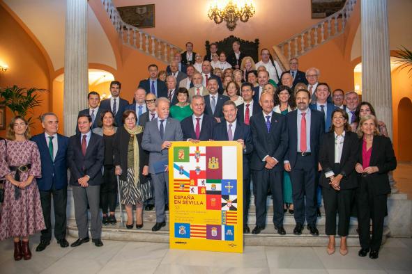 Emiliano García-Page propone fomentar la diversidad y eliminar los privilegios en la sociedad.